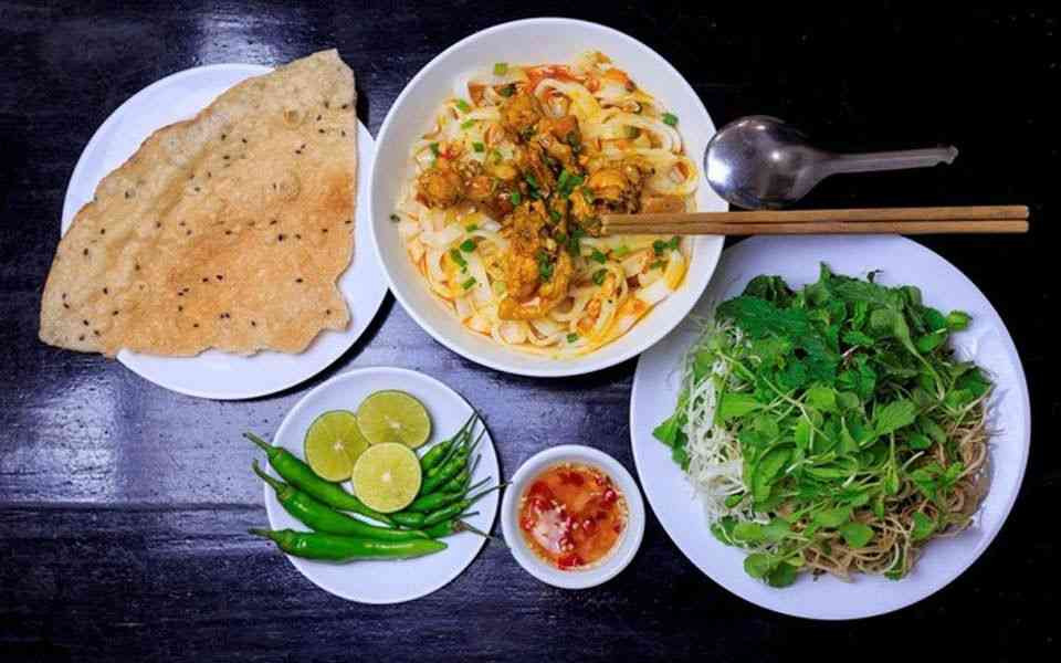 Tô mì Quảng tại Mì Quảng Bà Dinh