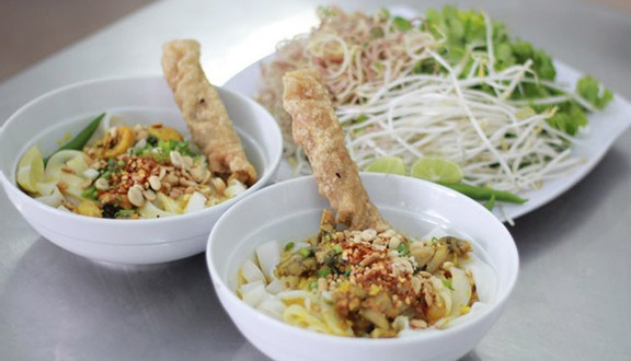 Thực đơn đa dạng tại Mì Quảng Thi