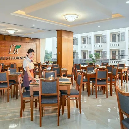 Hồ bơi vô cực trên tầng mái