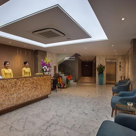 Một phòng nghỉ sang trọng tại Avora Hotel với đầy đủ tiện nghi.