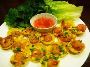 Bánh căn Ngọc Vân với đa dạng lựa chọn nhân