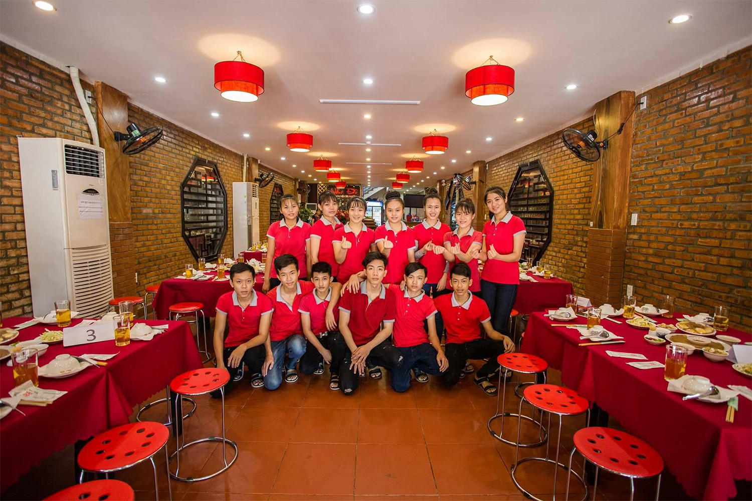Nhà Đỏ – Chốn Dừng Chân Ấm Áp Cho Bữa Cơm Gia Đình Giữa Lòng Đà Nẵng