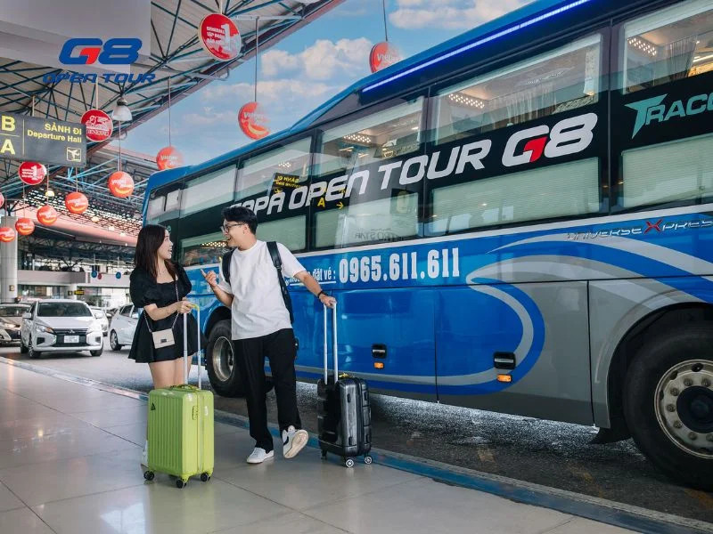 Xe Limousine VIP của G8 Open Tour trên hành trình