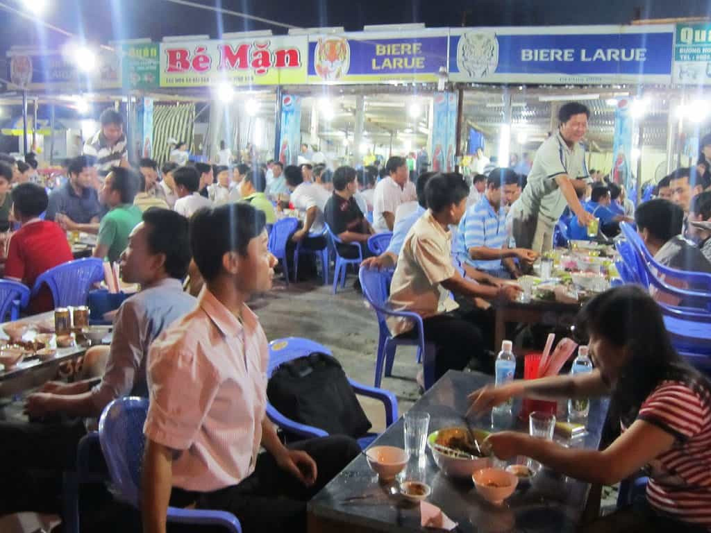 Bé Mặn - Quán nhậu ven biển Đà Nẵng nổi tiếng với hải sản tươi ngon
