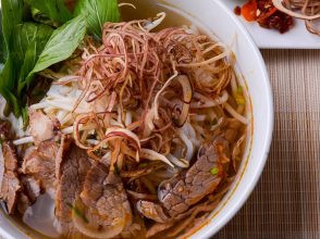 Bún bò là món lý tưởng cho bữa ăn khuya