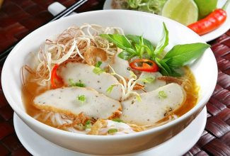 Bún chả và bún riêu bà Ân là điểm ăn khuya Đà Nẵng bình dân