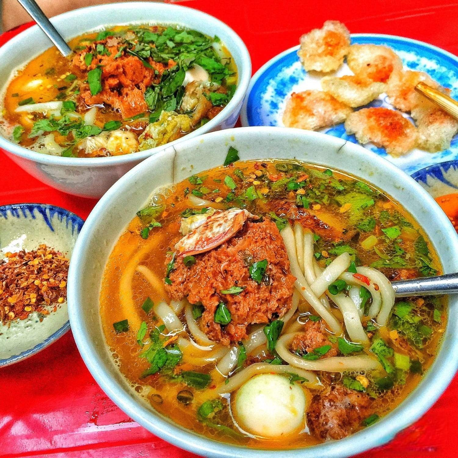 Bánh canh Đà Nẵng Dì Huê cực kỳ thơm ngon và bắt mắt