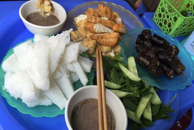 Bún đậu Hoàn Kiếm ngon Mã Mây với mắm tôm hấp dẫn