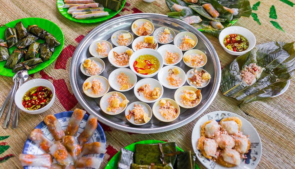 Ghé quán Bà Bé thưởng thức bánh nậm, bánh lọc nổi tiếng Đà Nẵng 3