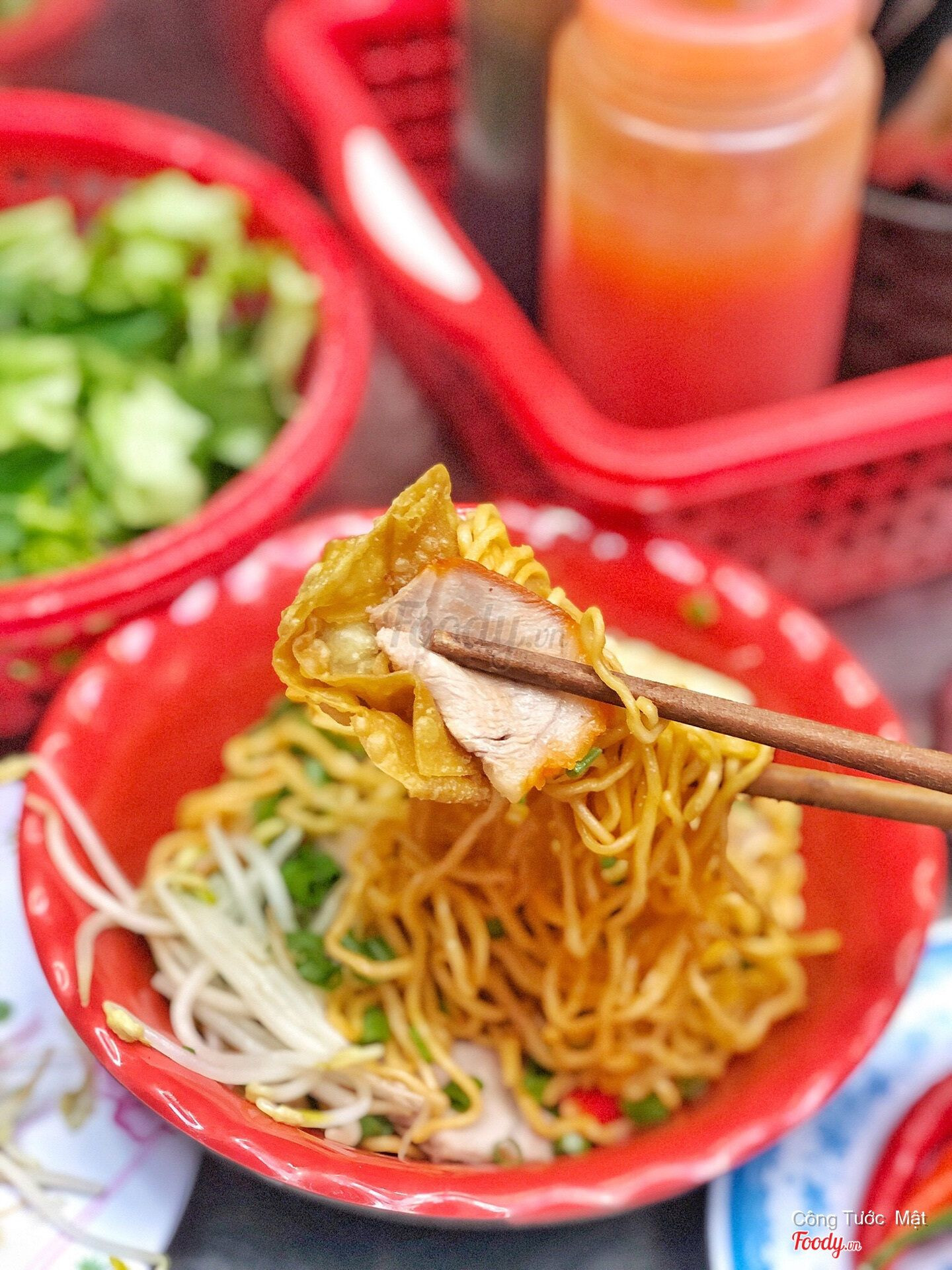 Mì xá xíu tại quán Cô Hoa