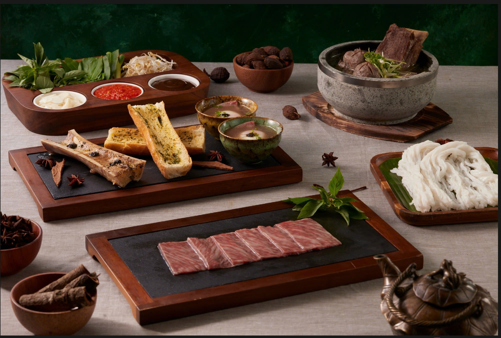 Cận cảnh một bữa ăn thịnh soạn tại Fusion Resort